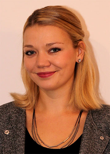 Julia Könes (KJ)