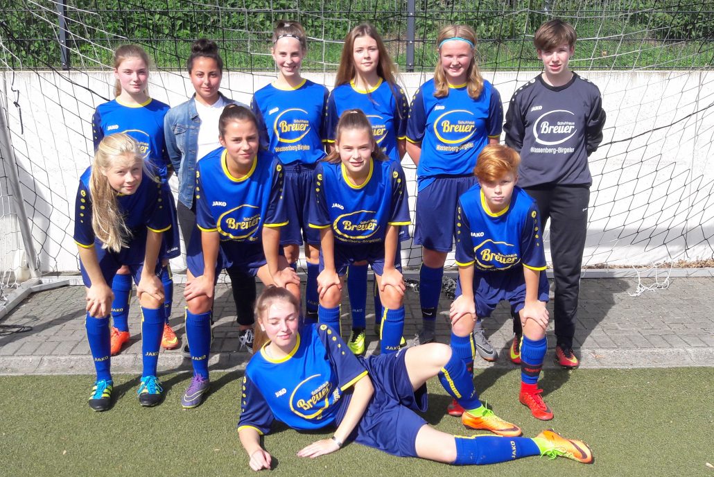 MädchenFußball Eine Runde weiter Betty Reis Gesamtschule