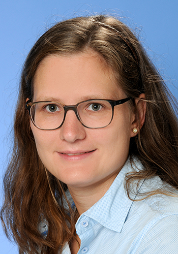 Julia Jöris (JJ)